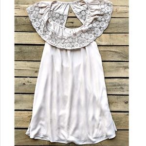 Pretty off white / off the shoulder / halter dress